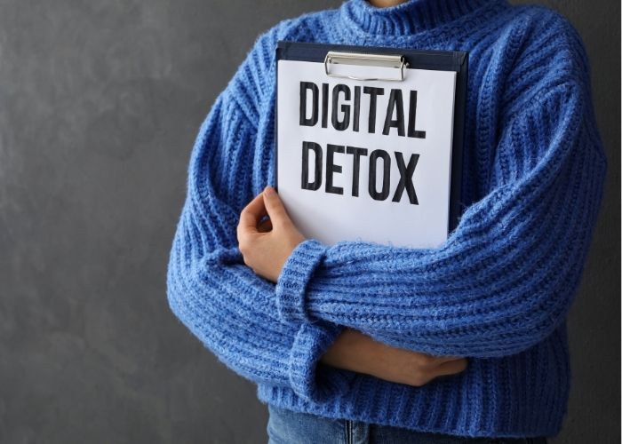 İnternet detoksu olan bir kadın